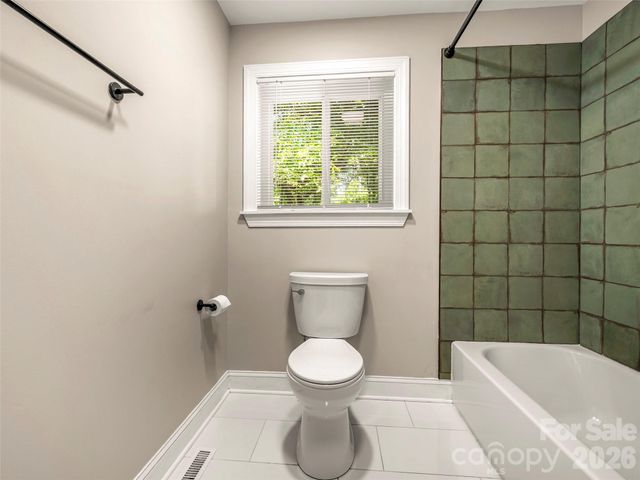 3276 Howard Gap Road, Hendersonville, NC 28792