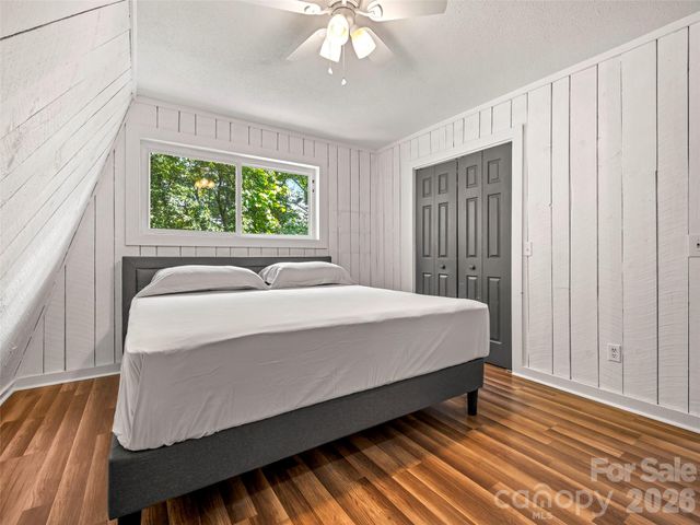 3276 Howard Gap Road, Hendersonville, NC 28792