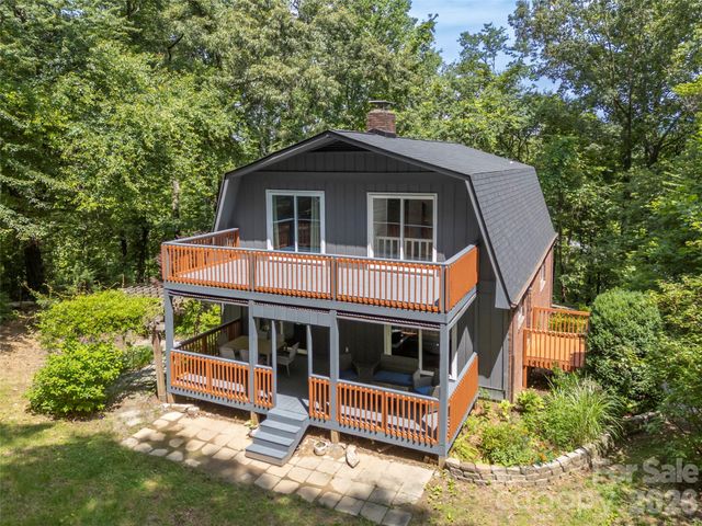 3276 Howard Gap Road, Hendersonville, NC 28792