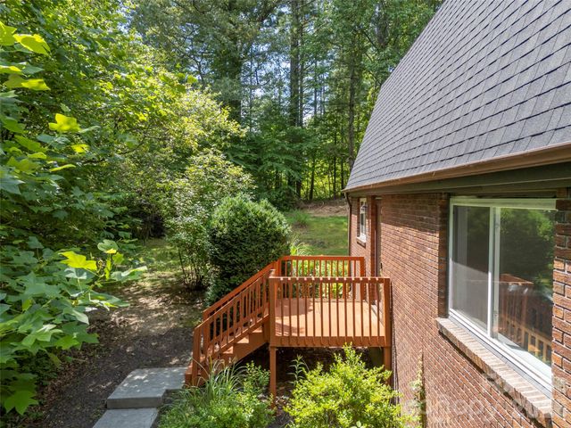 3276 Howard Gap Road, Hendersonville, NC 28792