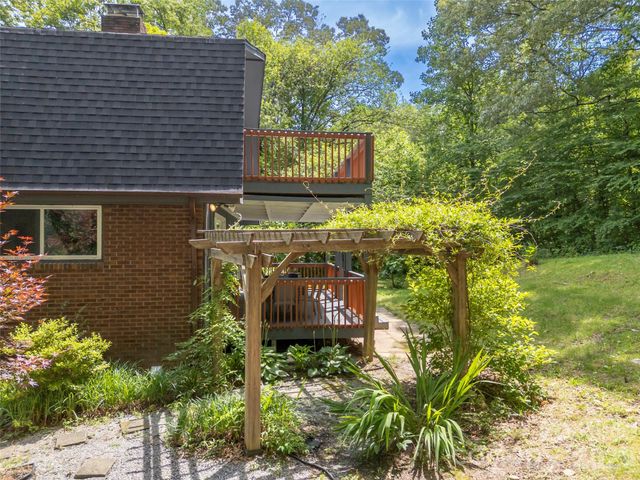 3276 Howard Gap Road, Hendersonville, NC 28792