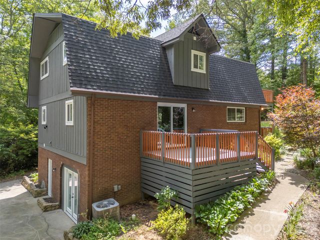3276 Howard Gap Road, Hendersonville, NC 28792
