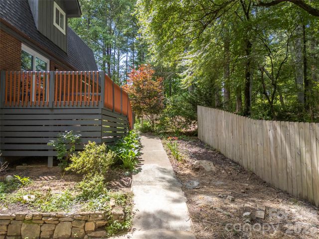 3276 Howard Gap Road, Hendersonville, NC 28792