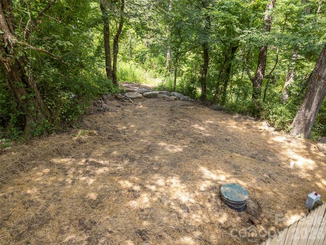 3276 Howard Gap Road, Hendersonville, NC 28792