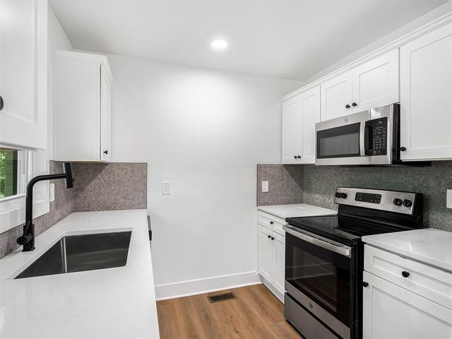 454 Oak Drive SE, Atlanta, GA 30354