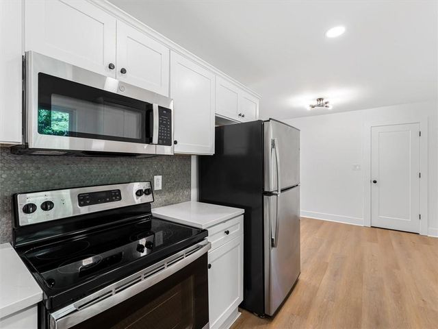 454 Oak Drive SE, Atlanta, GA 30354