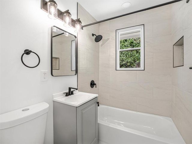 454 Oak Drive SE, Atlanta, GA 30354