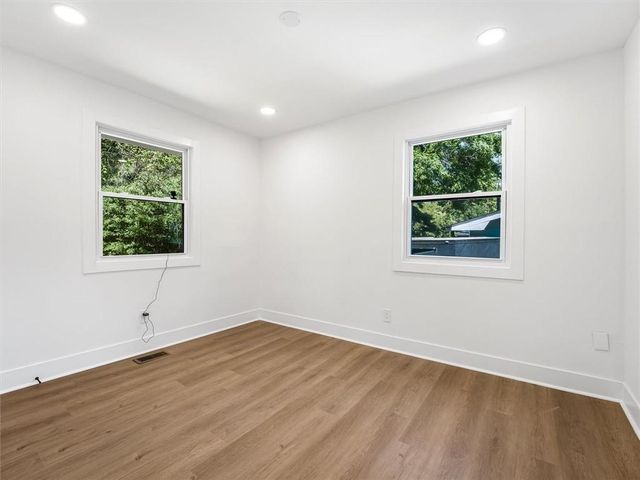 454 Oak Drive SE, Atlanta, GA 30354