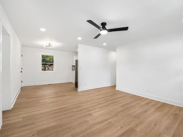 454 Oak Drive SE, Atlanta, GA 30354