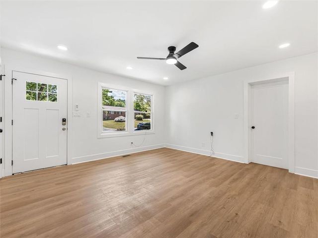 454 Oak Drive SE, Atlanta, GA 30354