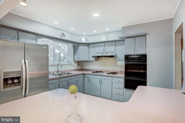 4 OLD FORGE RD, Pennsville, NJ 08070