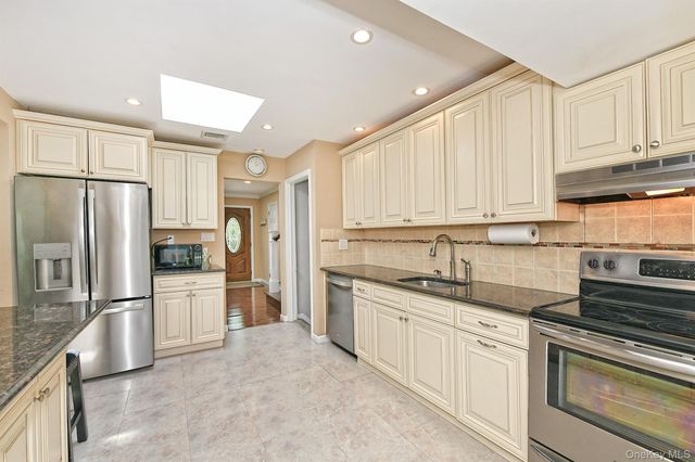 38 Maridon Lane, Commack, NY 11725