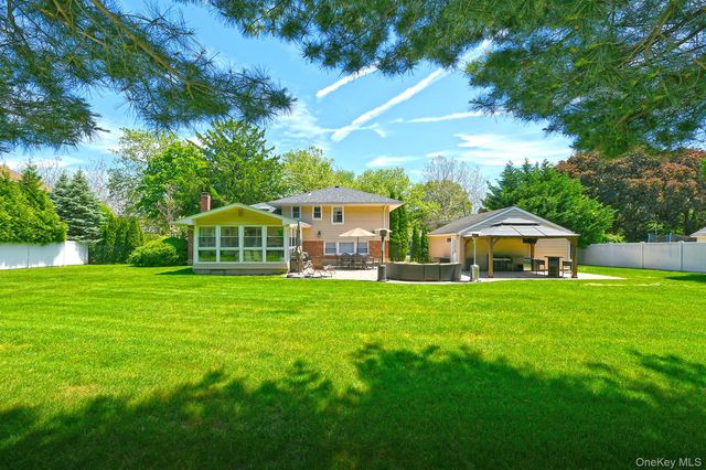 38 Maridon Lane, Commack, NY 11725