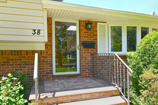 38 Maridon Lane, Commack, NY 11725