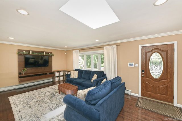 38 Maridon Lane, Commack, NY 11725