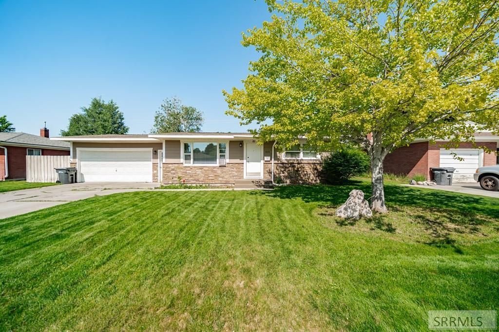 Image 3 of property listing at 1020 Koster Avenue, Idaho Falls, ID 83404