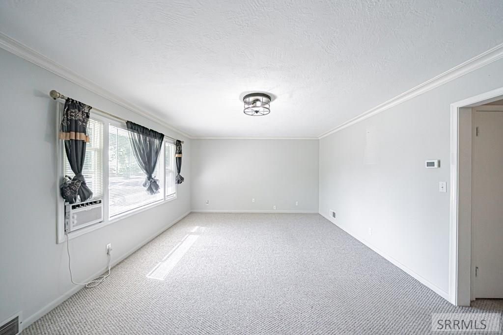 Image 8 of property listing at 1020 Koster Avenue, Idaho Falls, ID 83404