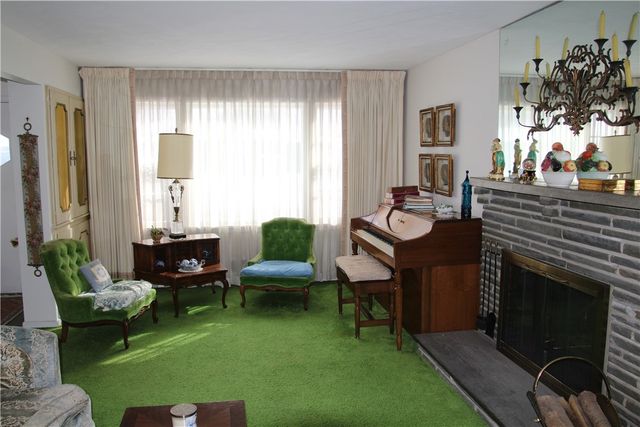 105 Carol Drive, Irondequoit, NY 14617