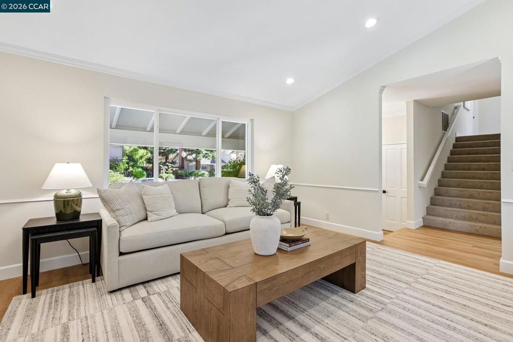 Image 10 of property listing at 1080 Melissa Ct, Walnut Creek, CA 94598