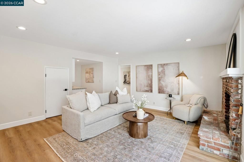 Image 27 of property listing at 1080 Melissa Ct, Walnut Creek, CA 94598