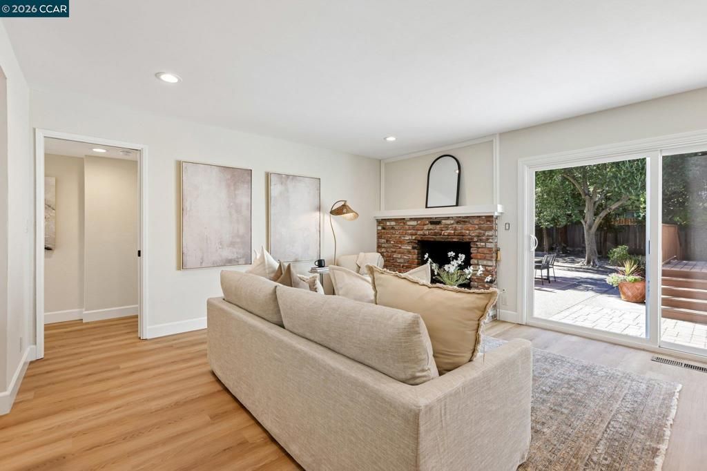 Image 28 of property listing at 1080 Melissa Ct, Walnut Creek, CA 94598