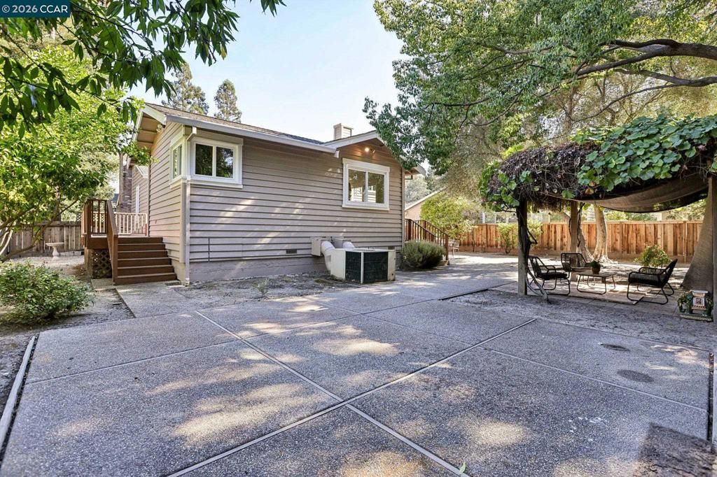 Image 54 of property listing at 1080 Melissa Ct, Walnut Creek, CA 94598