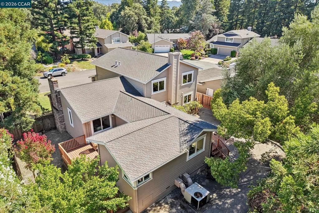 Image 64 of property listing at 1080 Melissa Ct, Walnut Creek, CA 94598