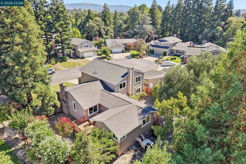 Image 65 of property listing at 1080 Melissa Ct, Walnut Creek, CA 94598