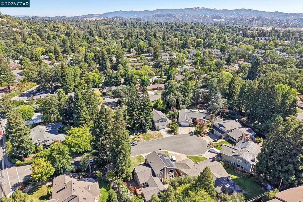 Image 70 of property listing at 1080 Melissa Ct, Walnut Creek, CA 94598