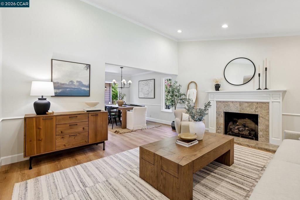 Image 8 of property listing at 1080 Melissa Ct, Walnut Creek, CA 94598