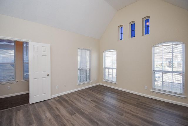 7542 Autumn Sun Drive, Houston, TX 77083