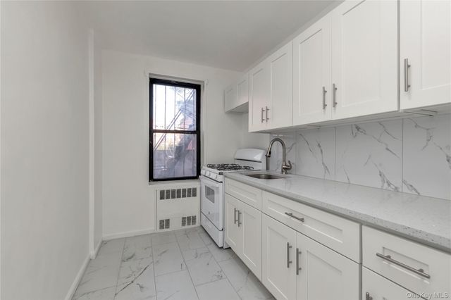 144-11 Sanford Avenue 1H, Flushing, NY 11355