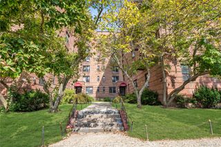 144-11 Sanford Avenue 1H, Flushing, NY 11355