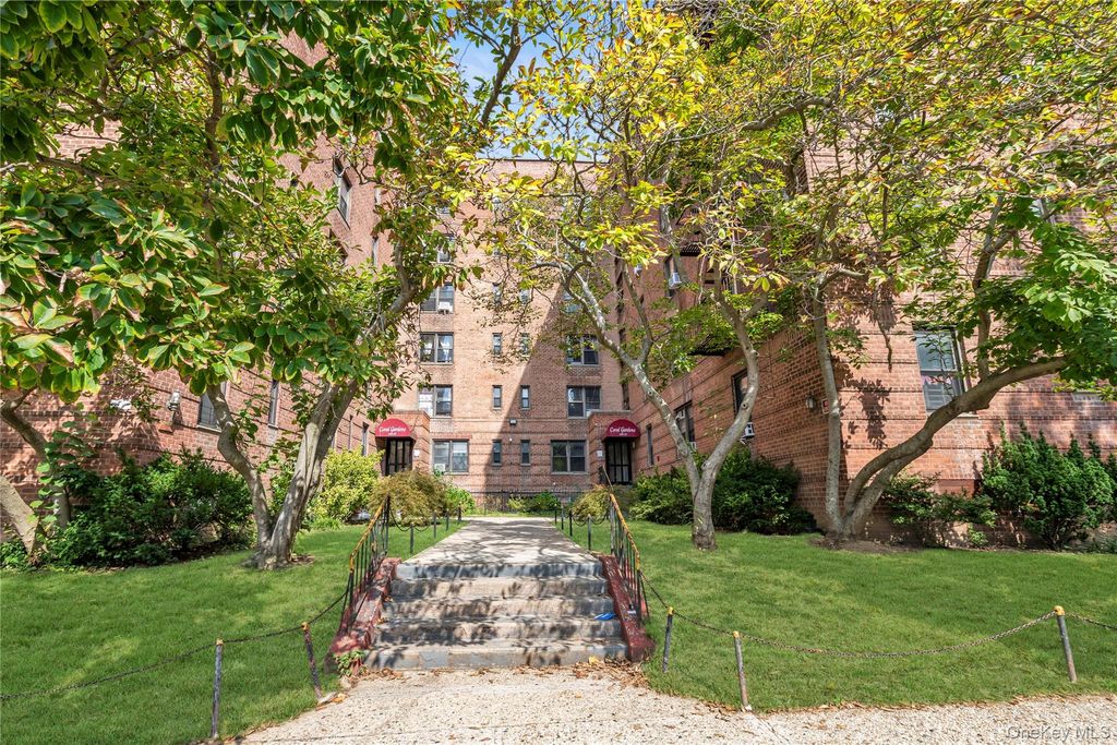 144-11 Sanford Avenue 1H, Flushing, NY 11355 — exterior