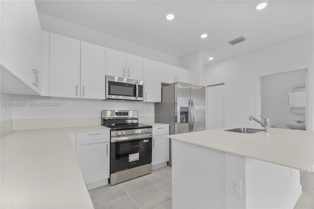 2498 SE 25th Ct, Homestead, FL 33035