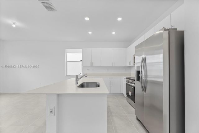 2498 SE 25th Ct, Homestead, FL 33035