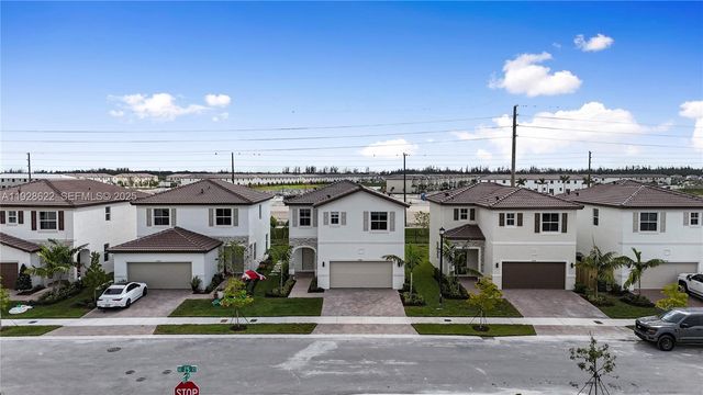 2498 SE 25th Ct, Homestead, FL 33035