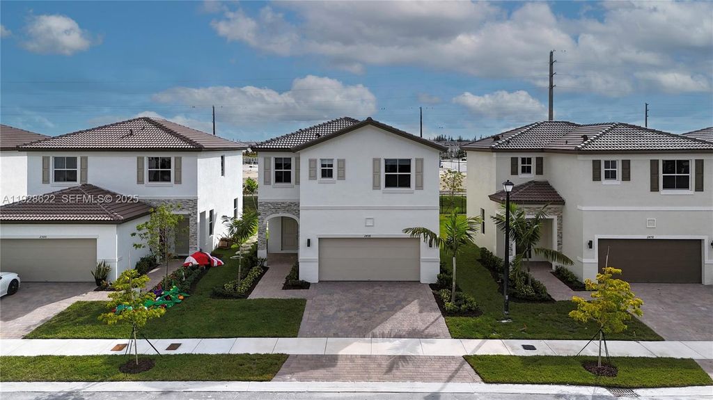2498 SE 25th Ct, Homestead, FL 33035