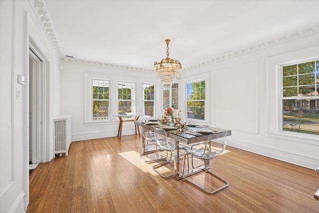 176 Riverside Road, Riverside, IL 60546