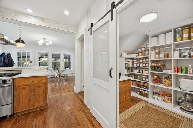 176 Riverside Road, Riverside, IL 60546