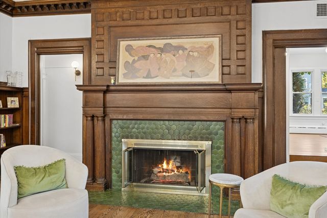 176 Riverside Road, Riverside, IL 60546