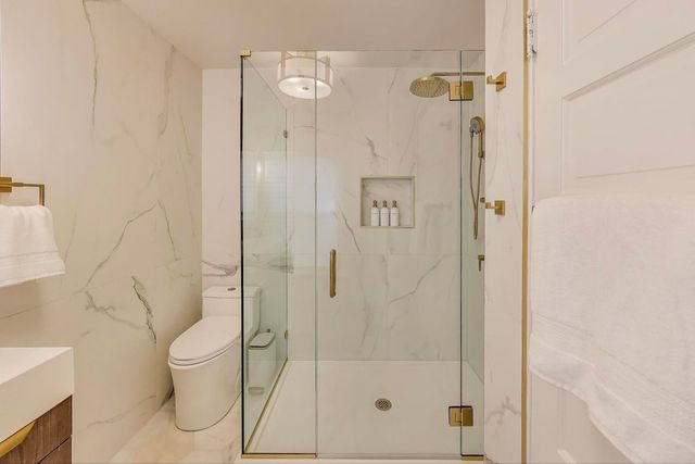 176 Riverside Road, Riverside, IL 60546