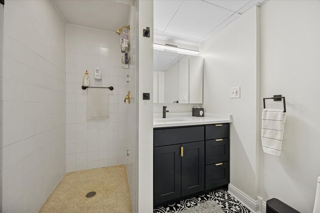 176 Riverside Road, Riverside, IL 60546