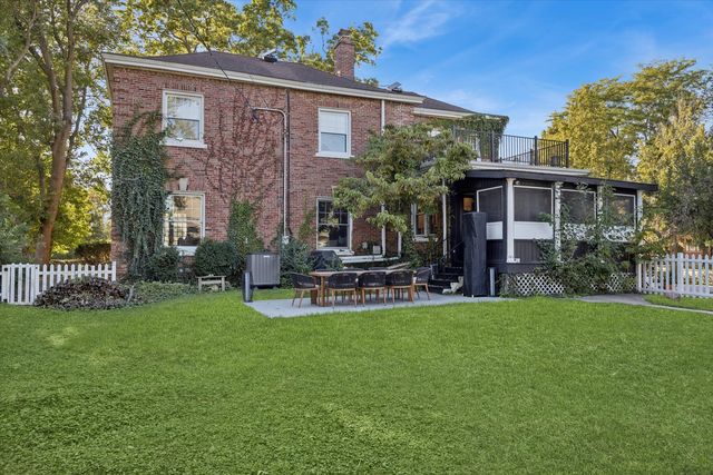 176 Riverside Road, Riverside, IL 60546