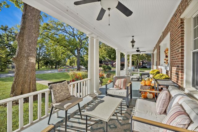 176 Riverside Road, Riverside, IL 60546