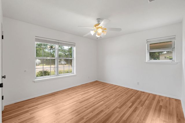 2025 Forest TRL, Kingsland, TX 78639
