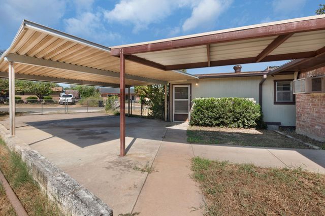 2025 Forest TRL, Kingsland, TX 78639