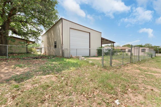 2025 Forest TRL, Kingsland, TX 78639