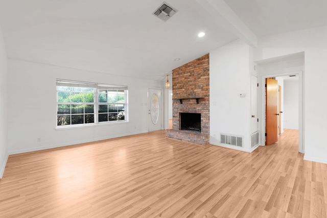 2025 Forest TRL, Kingsland, TX 78639