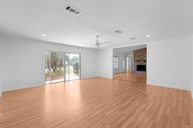 2025 Forest TRL, Kingsland, TX 78639